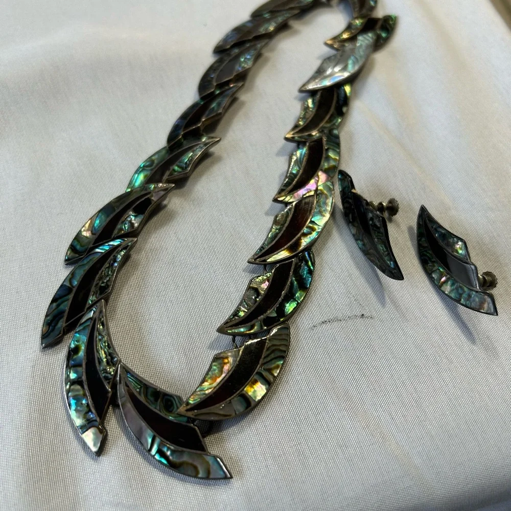 Vintage 60’s Elegant Silver and Abalone Shell Necklace and earrings - Picture 2 of 6